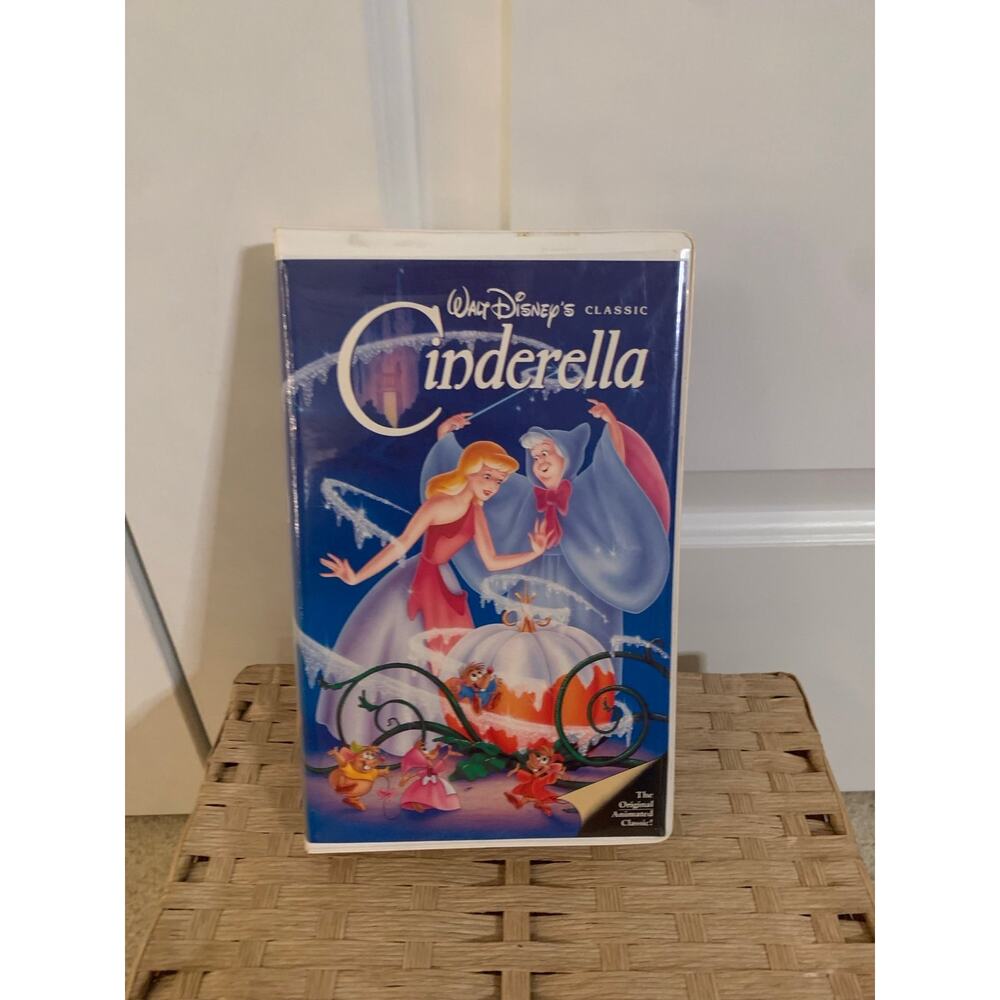 Black Diamond Vintage Disney Classic Cinderella VHS (RARE 410)